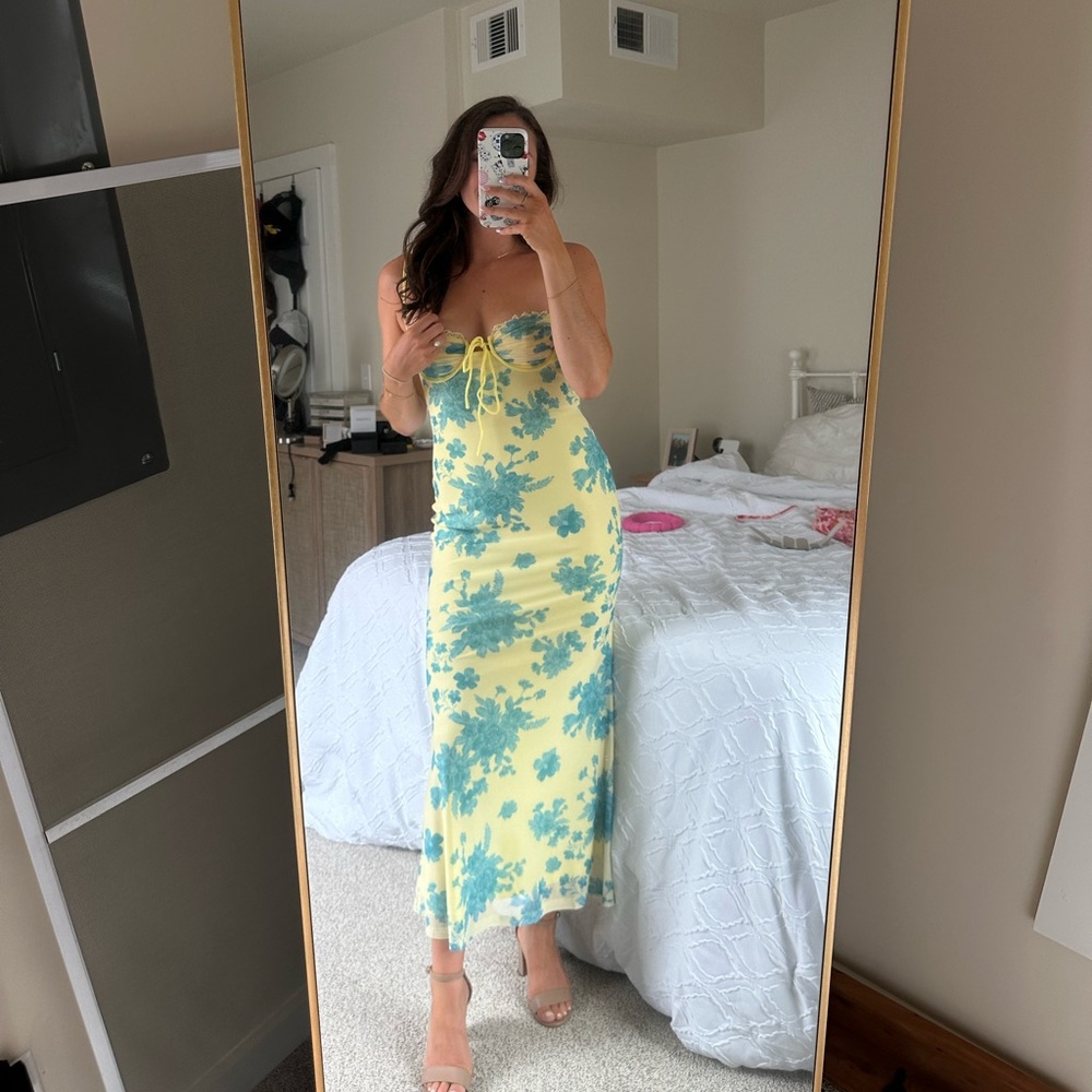 Selfie Leslie Strapless Yellow and Blue Dress